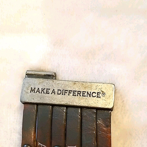 Woman's  Good Work(s) Bracelet - Picture 7 of 7